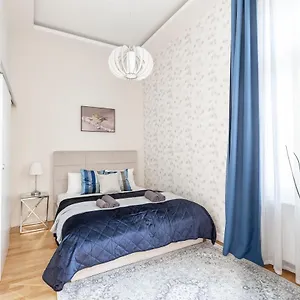 Luxury Quentin 3 Bedrm, 2 Bathrm Apartment